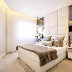 Center Luxury Apartment