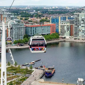 https://apt-cosy-3-bed-penthouse-in-royal-docks.brighton-hotels-england.com